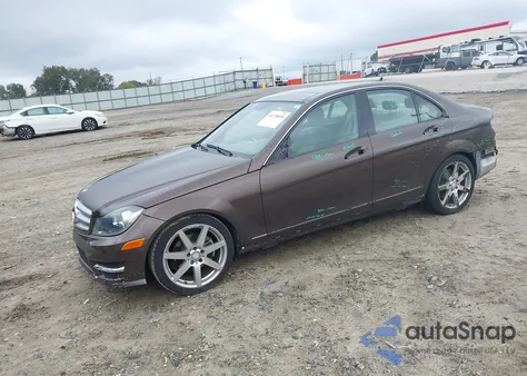 2013 Mercedes-Benz C 250 Sport из США, поврежденный, VIN WDDGF4HB2DR294096